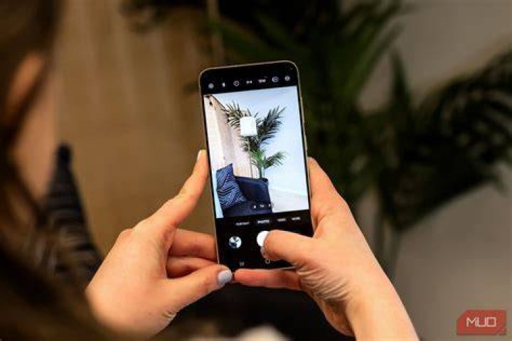 How do you take action shots on Galaxy s8?